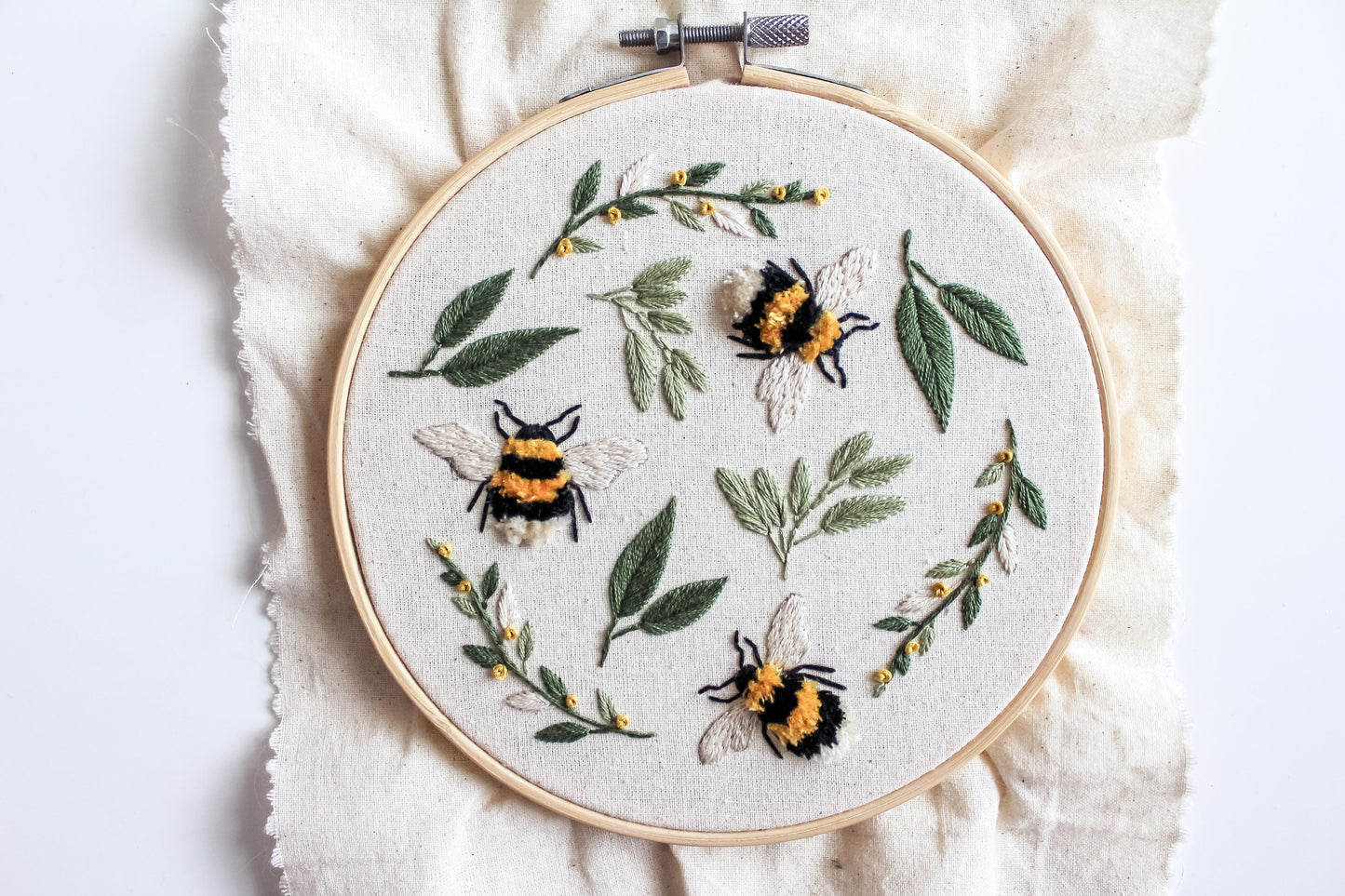 Bee Hand Embroidery Kit | 3D Turkey Stitch | Beginner-Friendly DIY Craft